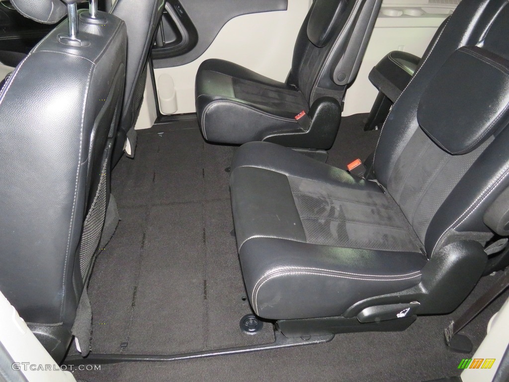 2018 Grand Caravan SXT - Black Onyx Crystal Pearl / Black photo #22