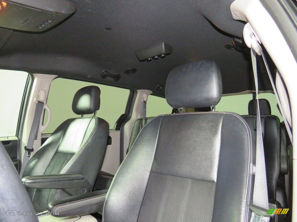 2018 Grand Caravan SXT - Black Onyx Crystal Pearl / Black photo #38
