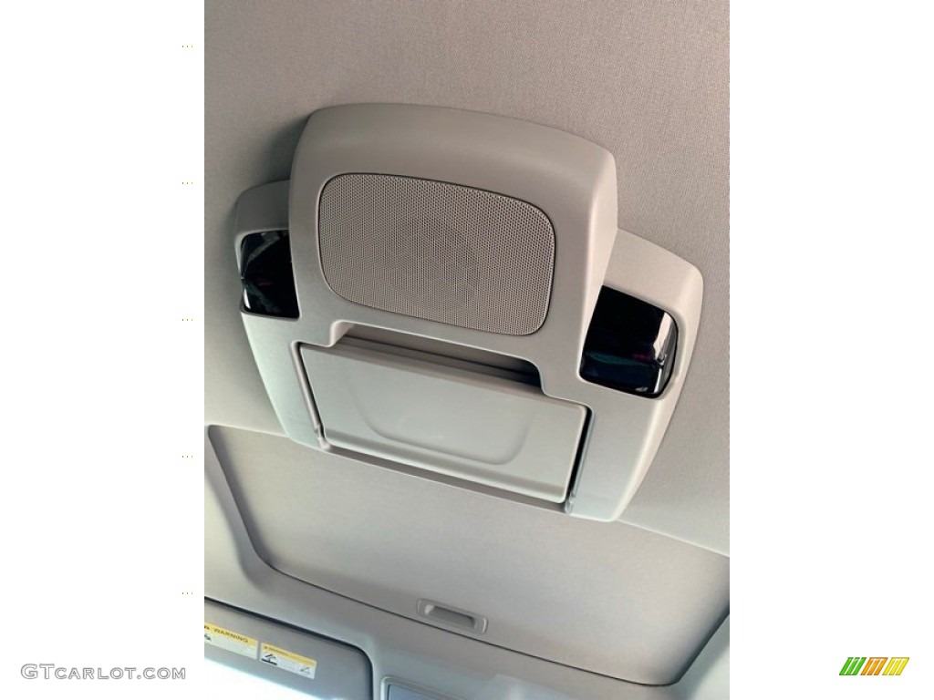 2020 Honda Pilot Touring AWD Entertainment System Photo #135848648