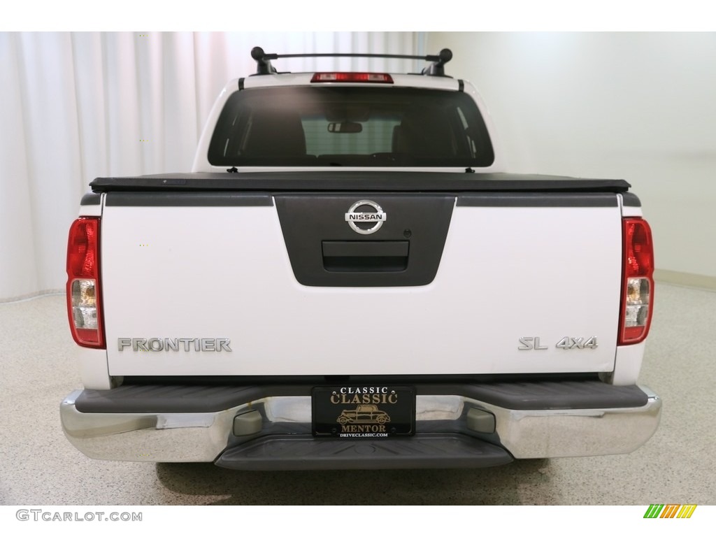 2012 Frontier SL Crew Cab 4x4 - Avalanche White / Beige photo #15