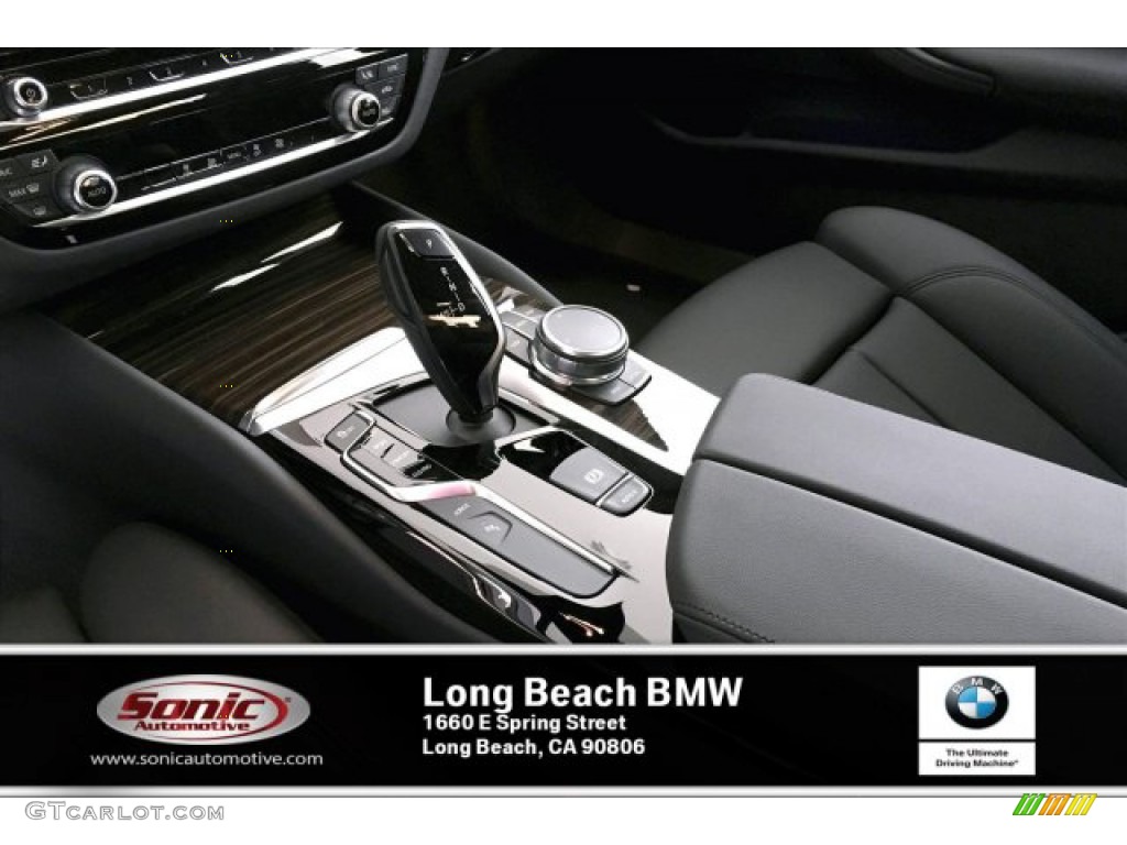 2020 5 Series 530e Sedan - Dark Graphite Metallic / Black photo #6