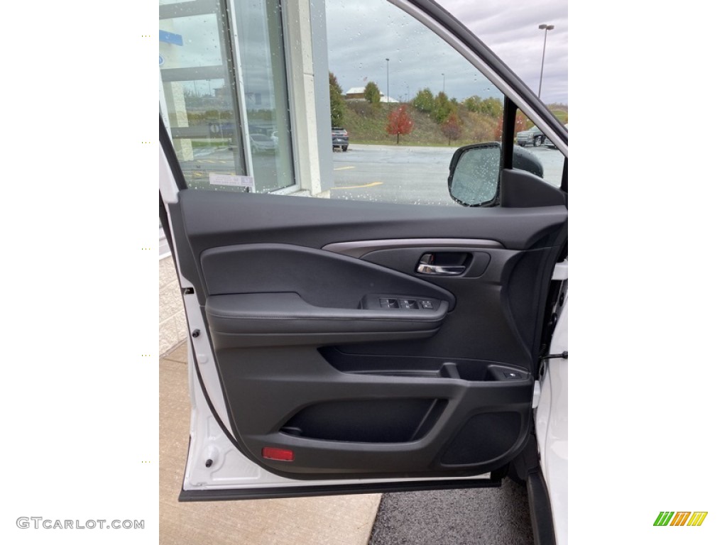 2020 Honda Pilot LX AWD Door Panel Photos
