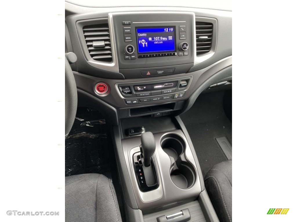 2020 Honda Pilot LX AWD Controls Photos