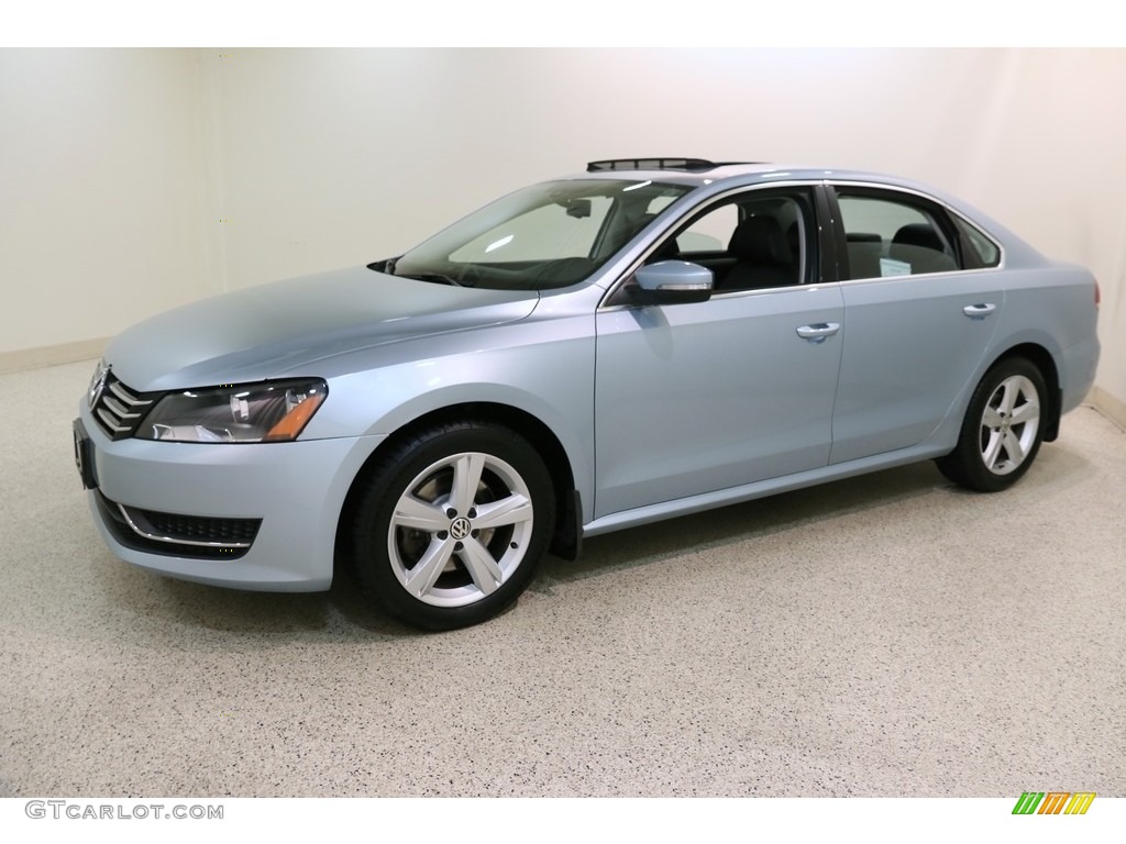 2013 Passat 2.5L SE - Glacier Blue Metallic / Titan Black photo #3