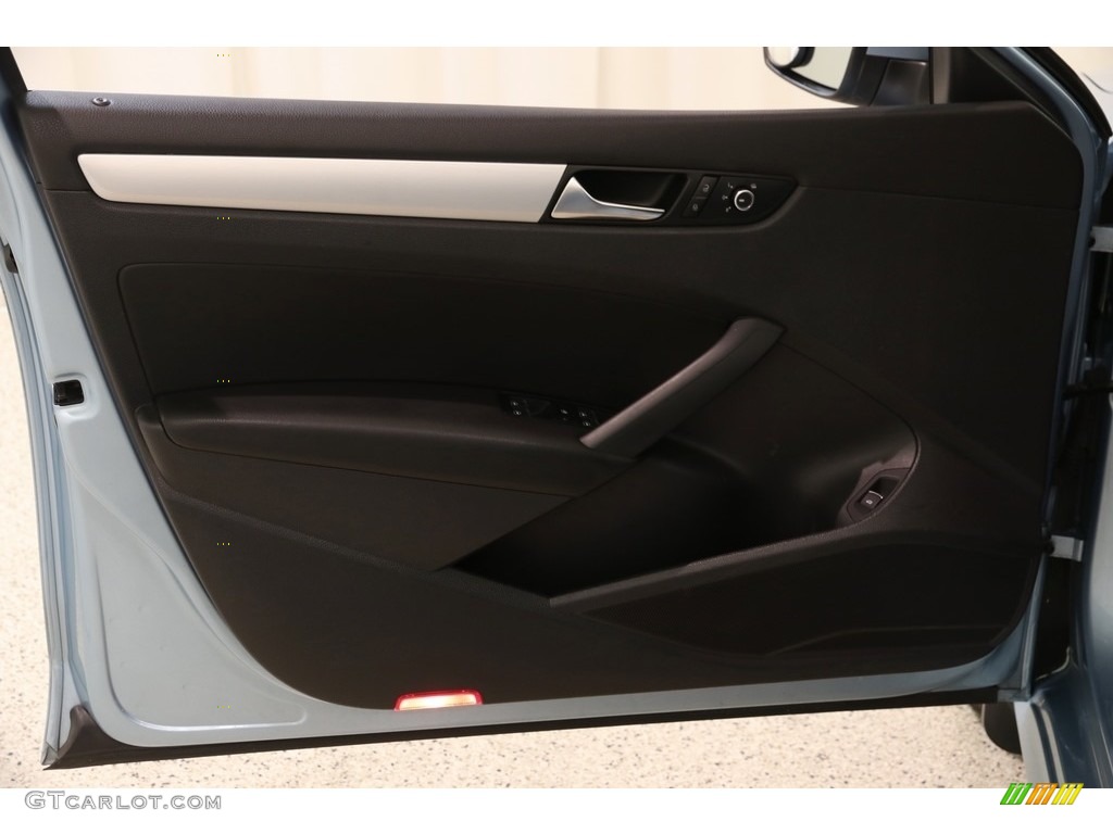2013 Passat 2.5L SE - Glacier Blue Metallic / Titan Black photo #4