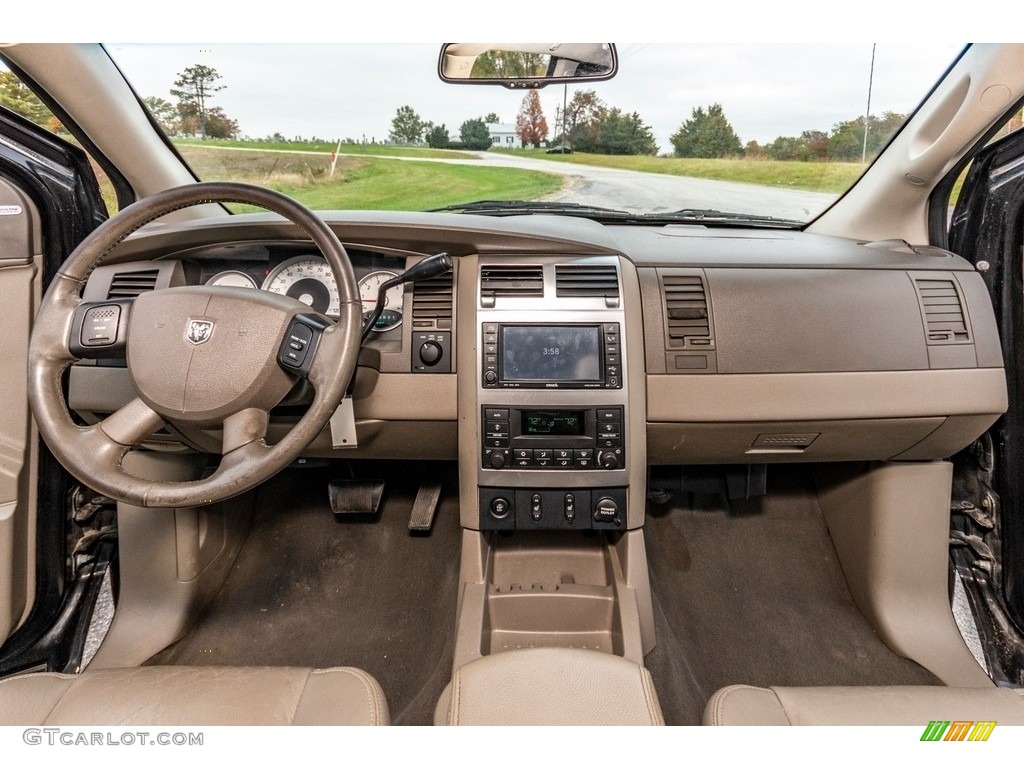 2008 Durango Limited 4x4 - Brilliant Black / Khaki Two-Tone photo #34