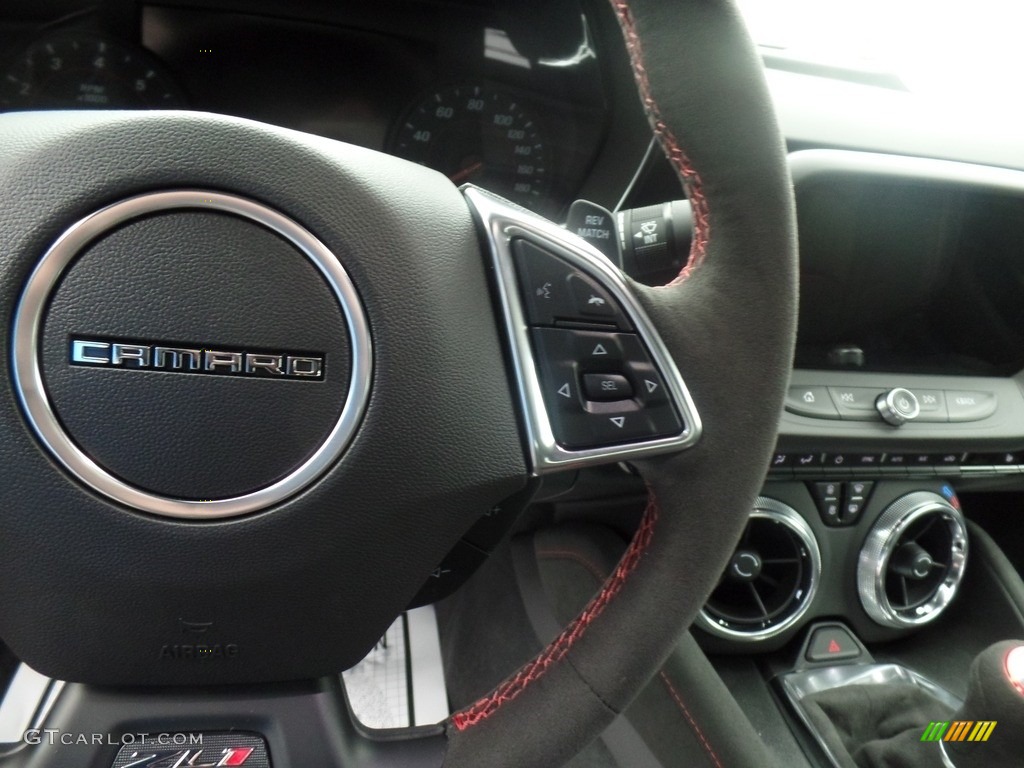 2020 Chevrolet Camaro ZL1 Coupe Jet Black Steering Wheel Photo #135874007