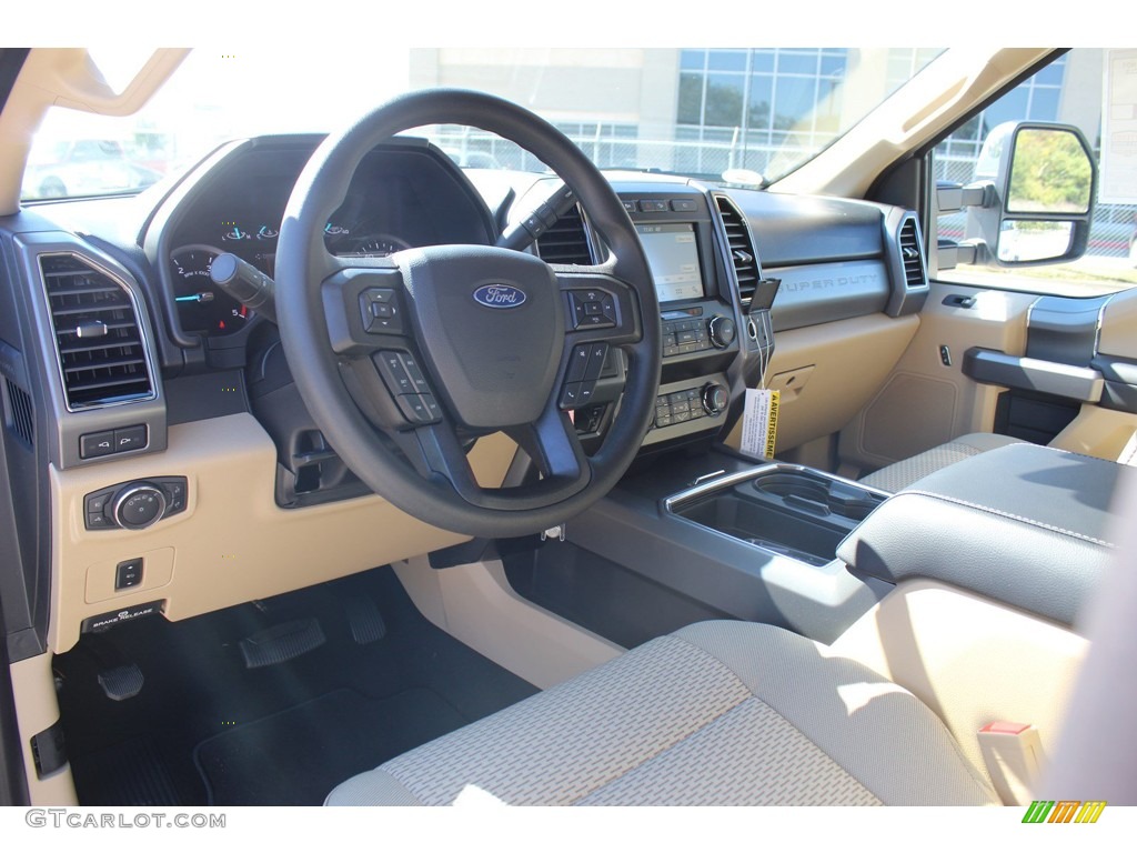 2019 F350 Super Duty XLT Crew Cab 4x4 - Oxford White / Camel photo #25