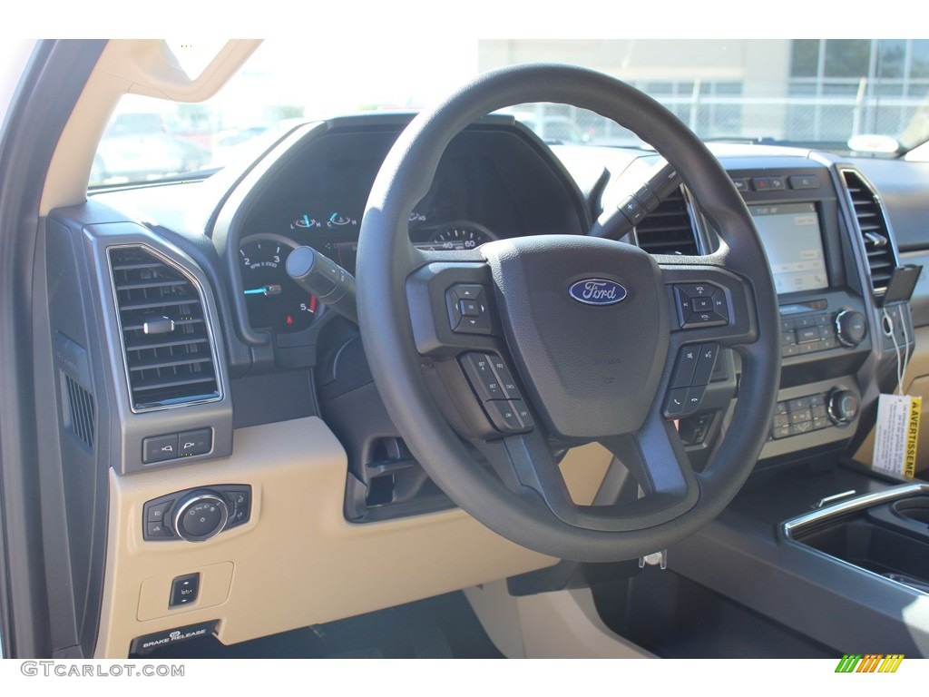 2019 F350 Super Duty XLT Crew Cab 4x4 - Oxford White / Camel photo #26