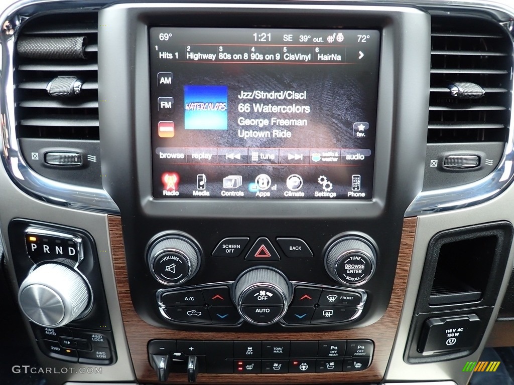 2017 1500 Laramie Crew Cab 4x4 - Brilliant Black Crystal Pearl / Black photo #19