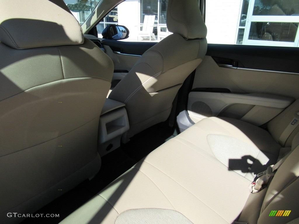 2019 Camry LE - Ruby Flare Pearl / Macadamia photo #12