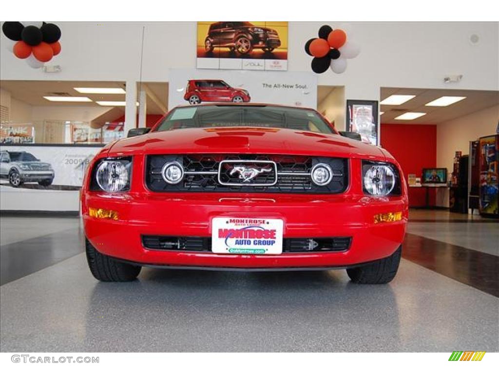 2006 Mustang V6 Premium Coupe - Torch Red / Light Parchment photo #11