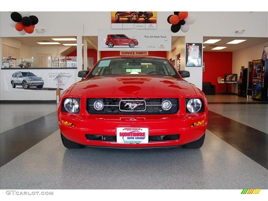 2006 Mustang V6 Premium Coupe - Torch Red / Light Parchment photo #12