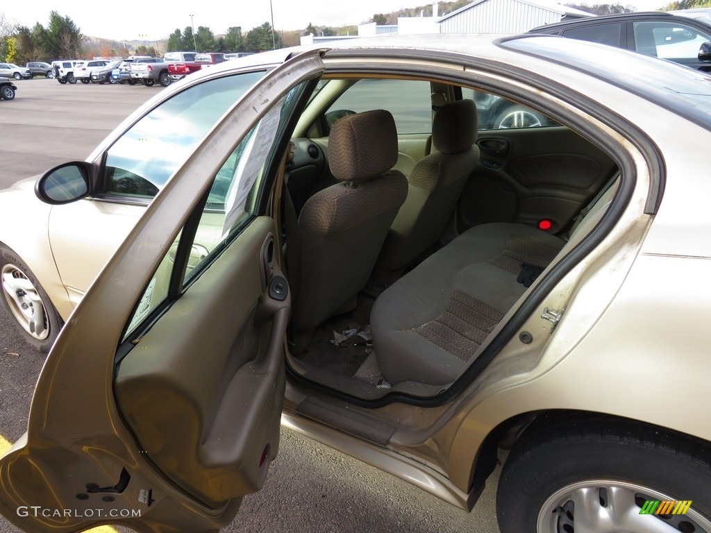 2005 Grand Am SE Sedan - Champagne Beige Metallic / Dark Taupe photo #9