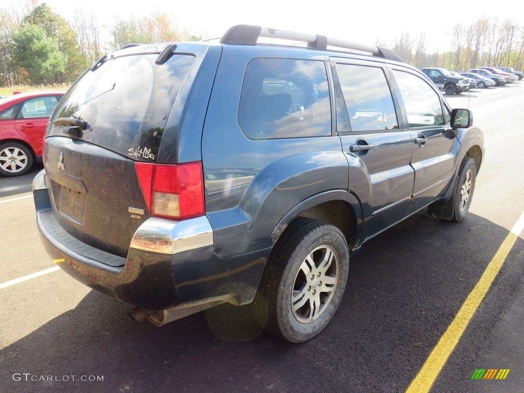 2004 Endeavor XLS AWD - Machine Green Metallic / Charcoal Gray photo #12