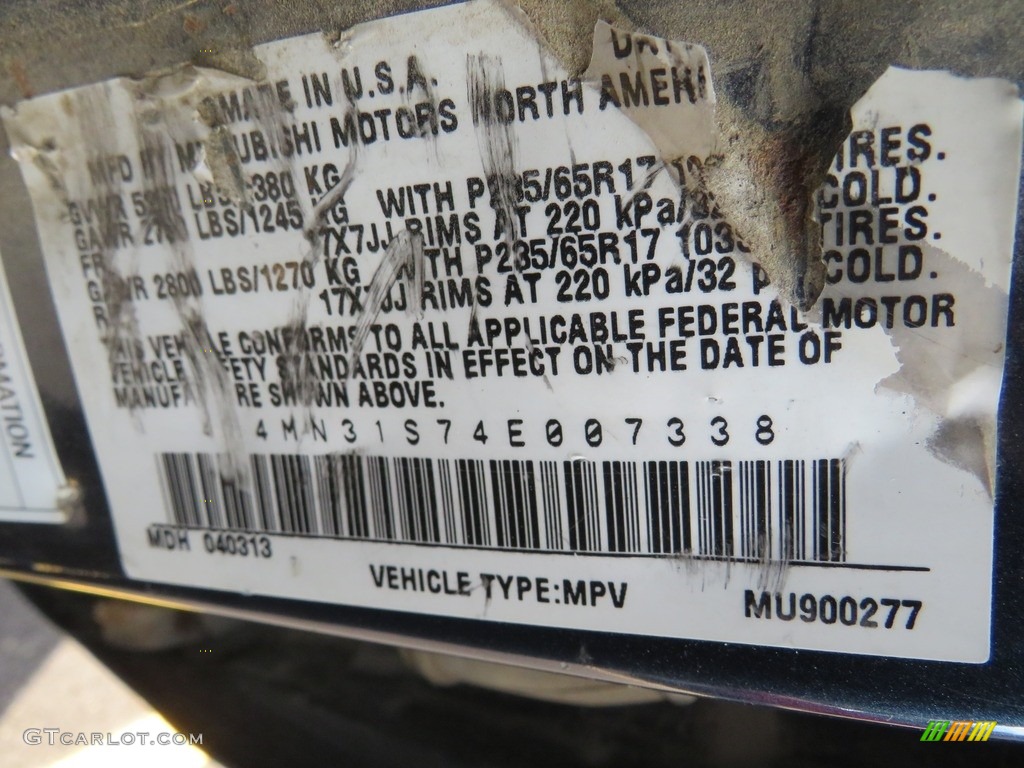 2004 Endeavor XLS AWD - Machine Green Metallic / Charcoal Gray photo #15