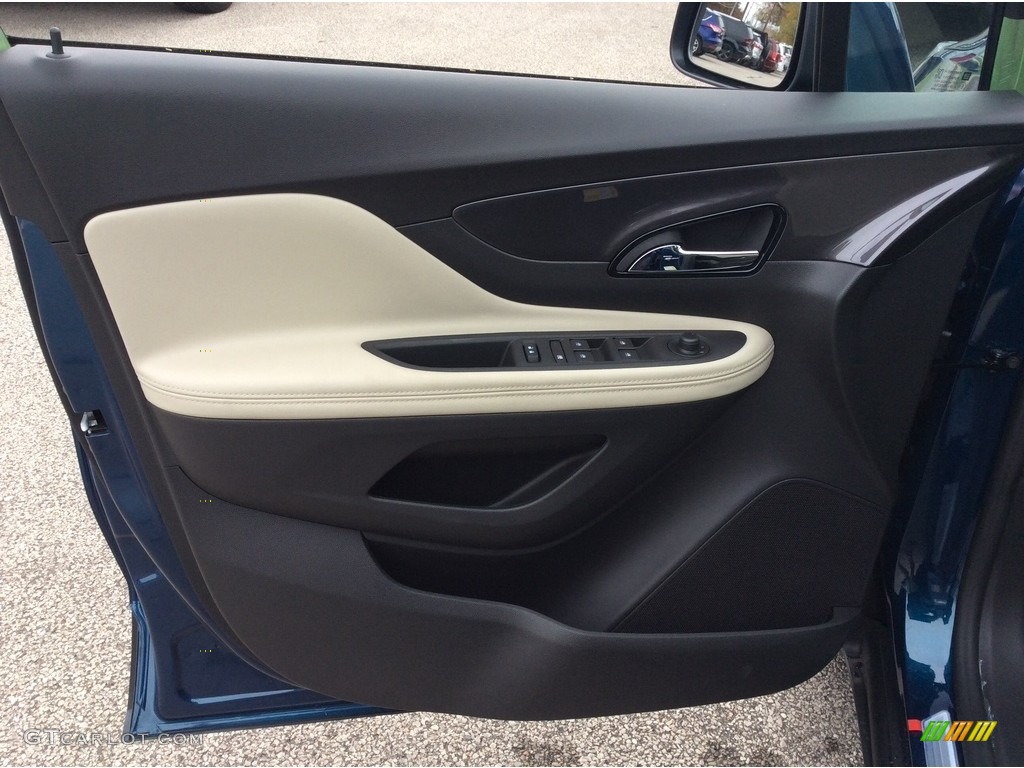 2020 Buick Encore Preferred AWD Door Panel Photos