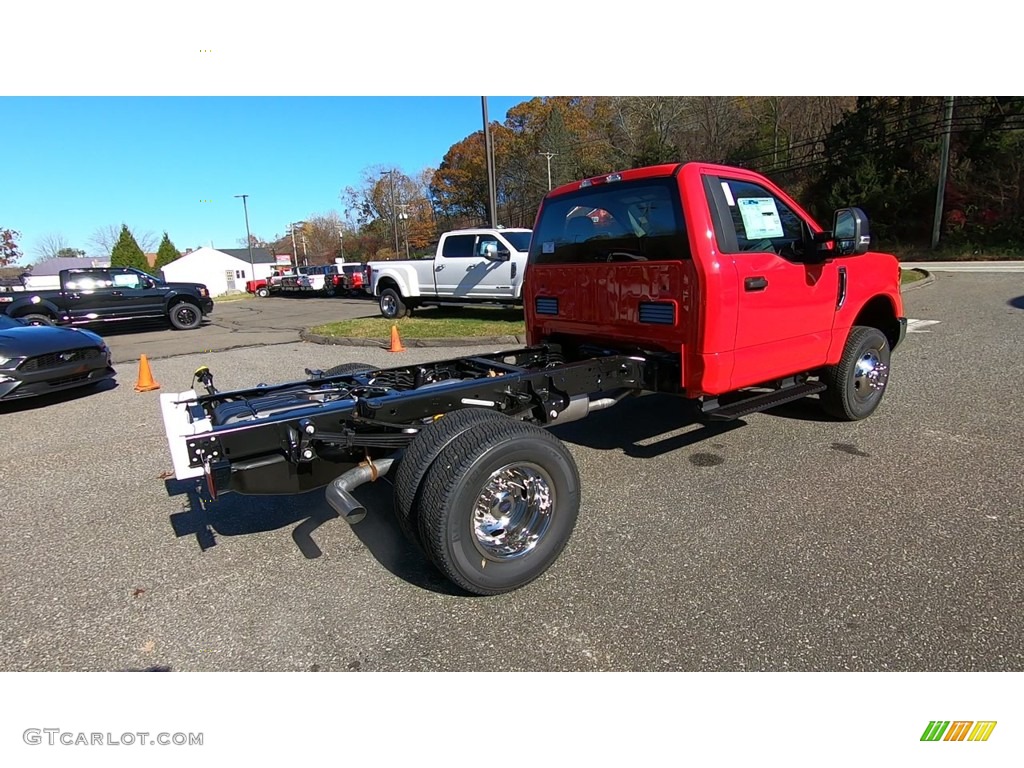 2019 F350 Super Duty XL Regular Cab 4x4 Chassis - Race Red / Earth Gray photo #23