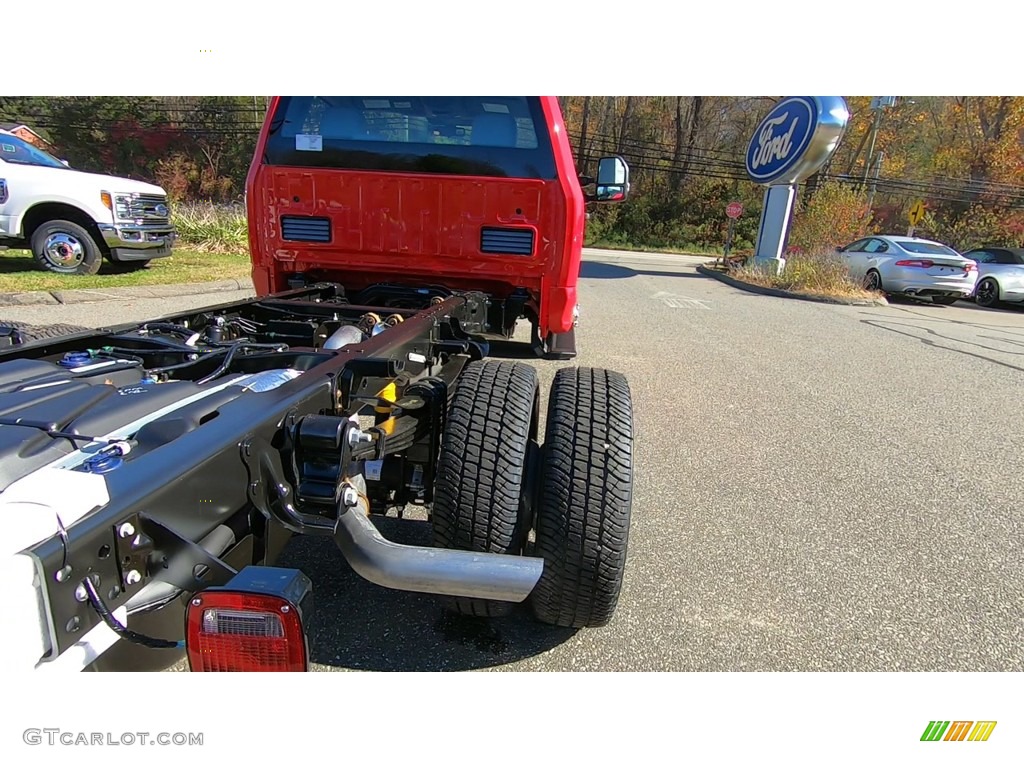 2019 F350 Super Duty XL Regular Cab 4x4 Chassis - Race Red / Earth Gray photo #57