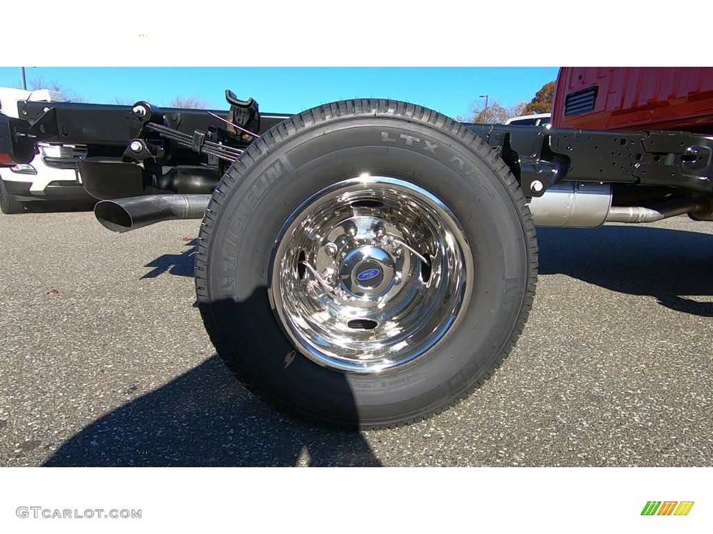 2019 F350 Super Duty XL Regular Cab 4x4 Chassis - Race Red / Earth Gray photo #59