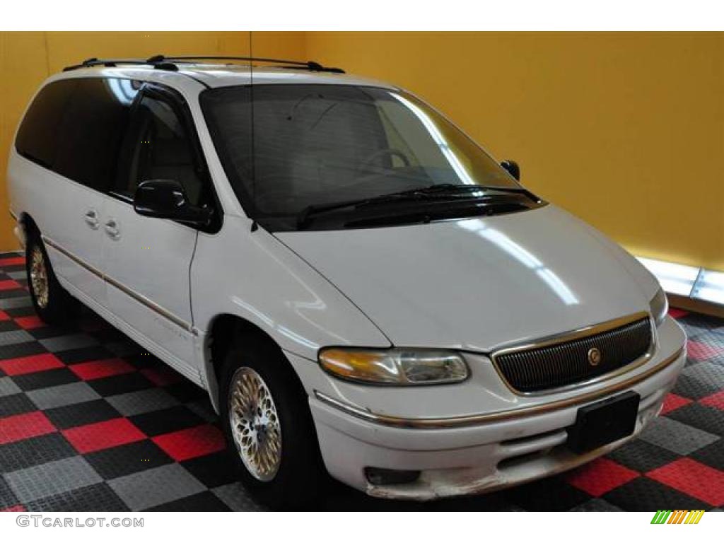 1997 Town & Country LXi - Stone White / Camel photo #17