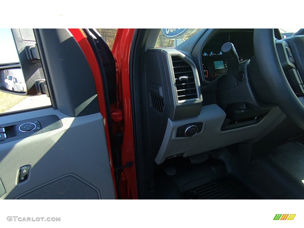 2019 F350 Super Duty XL Regular Cab 4x4 - Race Red / Earth Gray photo #42