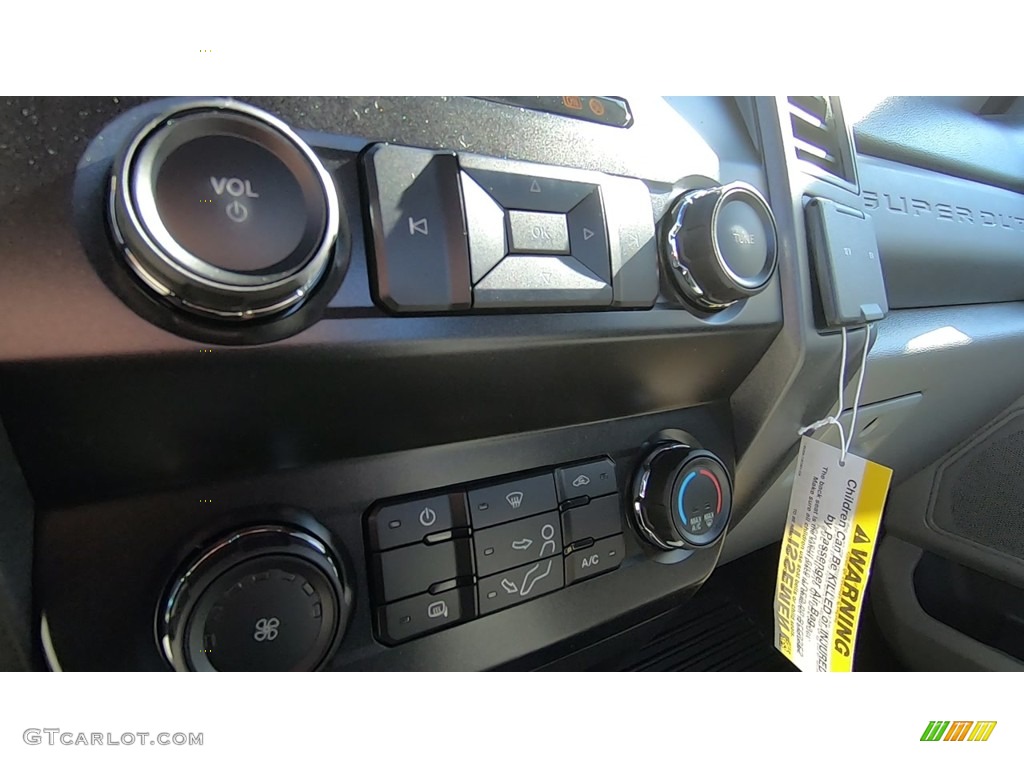2019 F350 Super Duty XL Regular Cab 4x4 - Race Red / Earth Gray photo #50