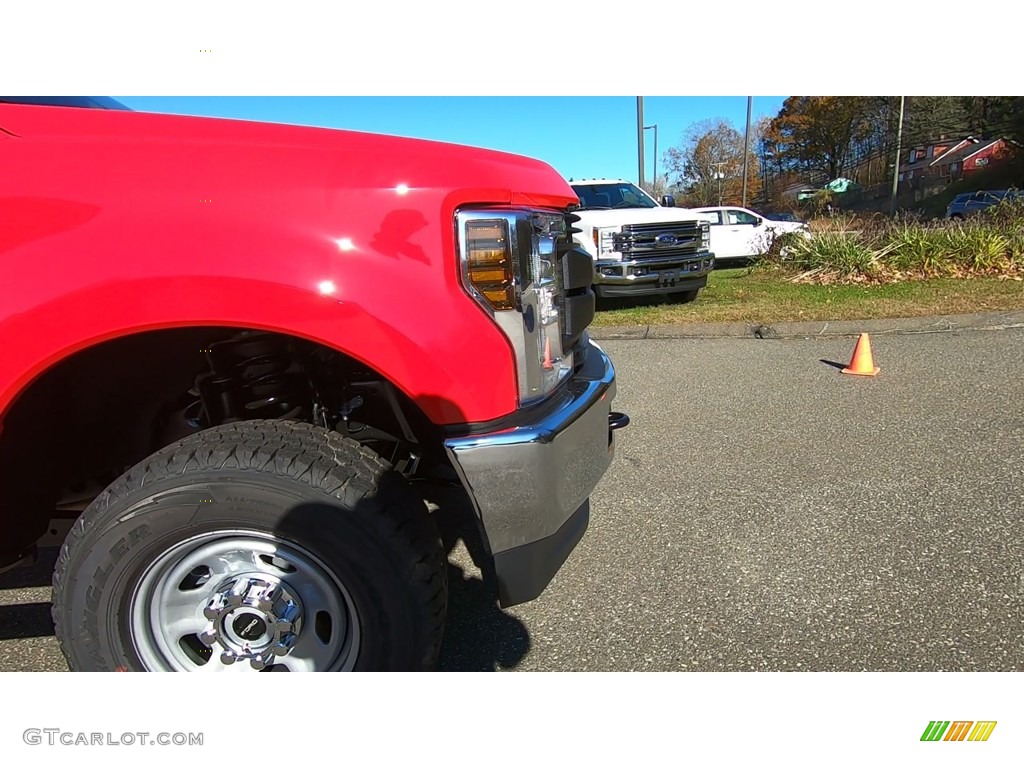 2019 F350 Super Duty XL Regular Cab 4x4 - Race Red / Earth Gray photo #82