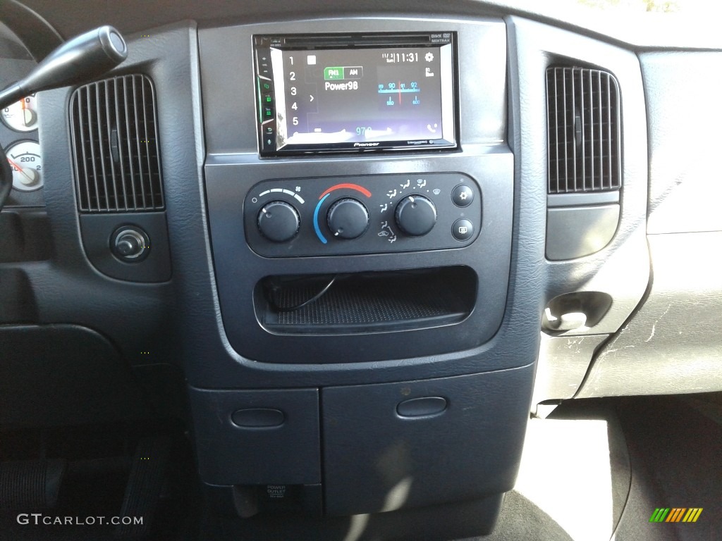 2004 Ram 2500 SLT Quad Cab 4x4 - Graphite Metallic / Dark Slate Gray photo #25