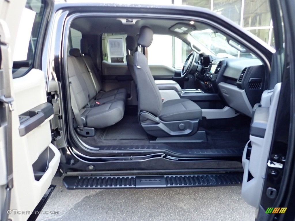 Earth Gray Interior 2017 Ford F150 XL SuperCab 4x4 Photo #135914273