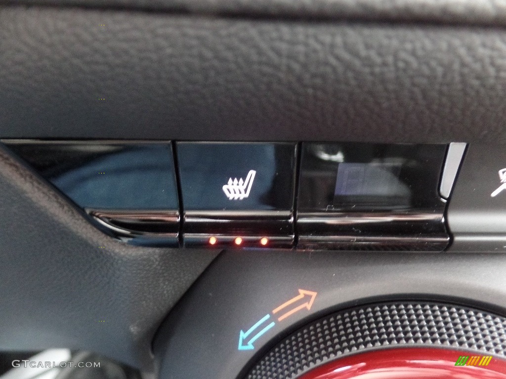 2020 Chevrolet Blazer RS AWD Controls Photo #135918778