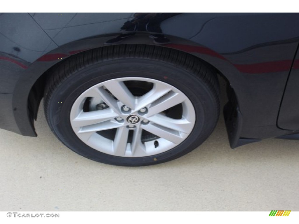 2020 Toyota Corolla Hatchback SE Wheel Photo #135927027
