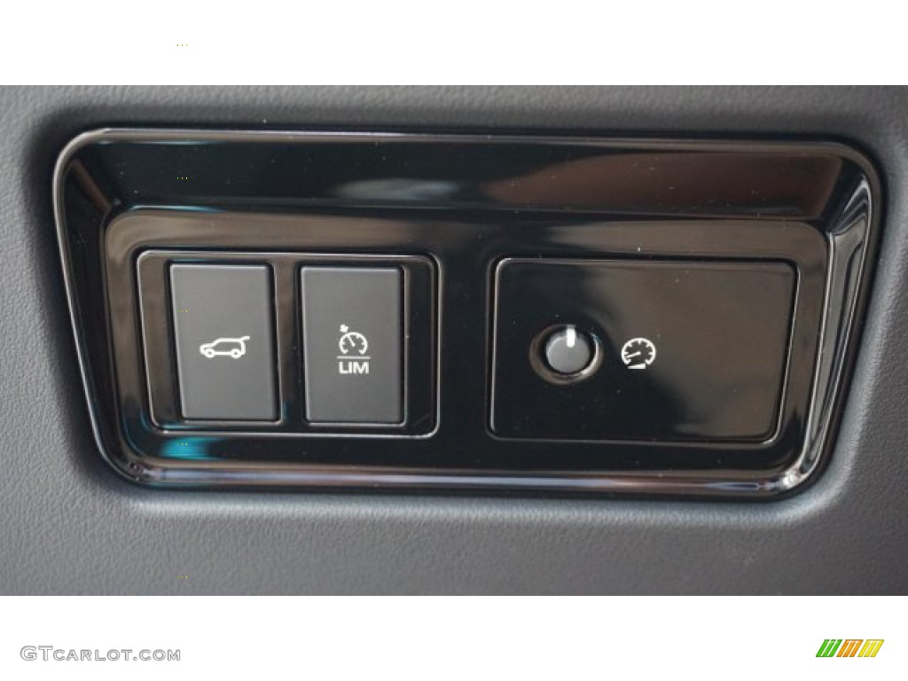 2020 Jaguar F-PACE 25t Prestige Controls Photo #135927526