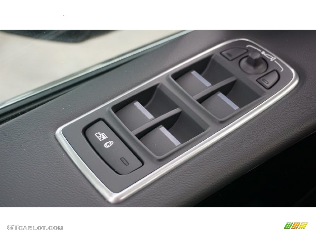 2020 Jaguar F-PACE 25t Prestige Controls Photos