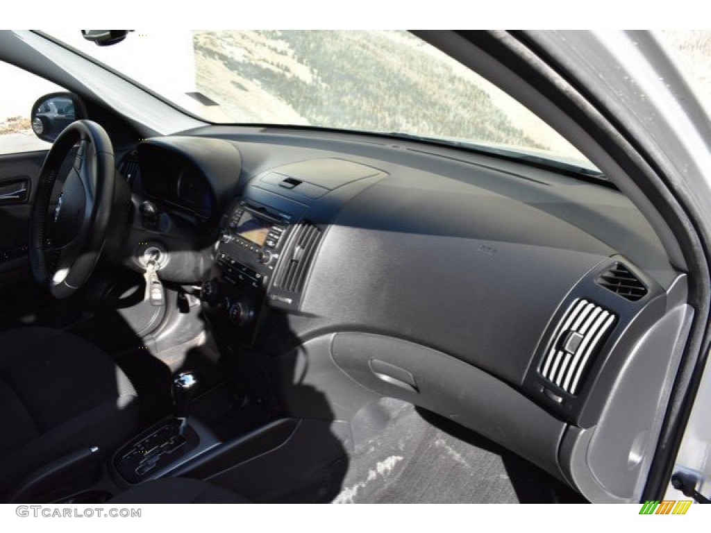 2009 Elantra Touring - Quicksilver / Black photo #15