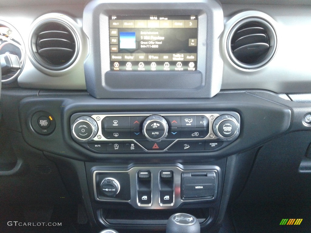 2020 Jeep Wrangler Sport 4x4 Controls Photo #135935113