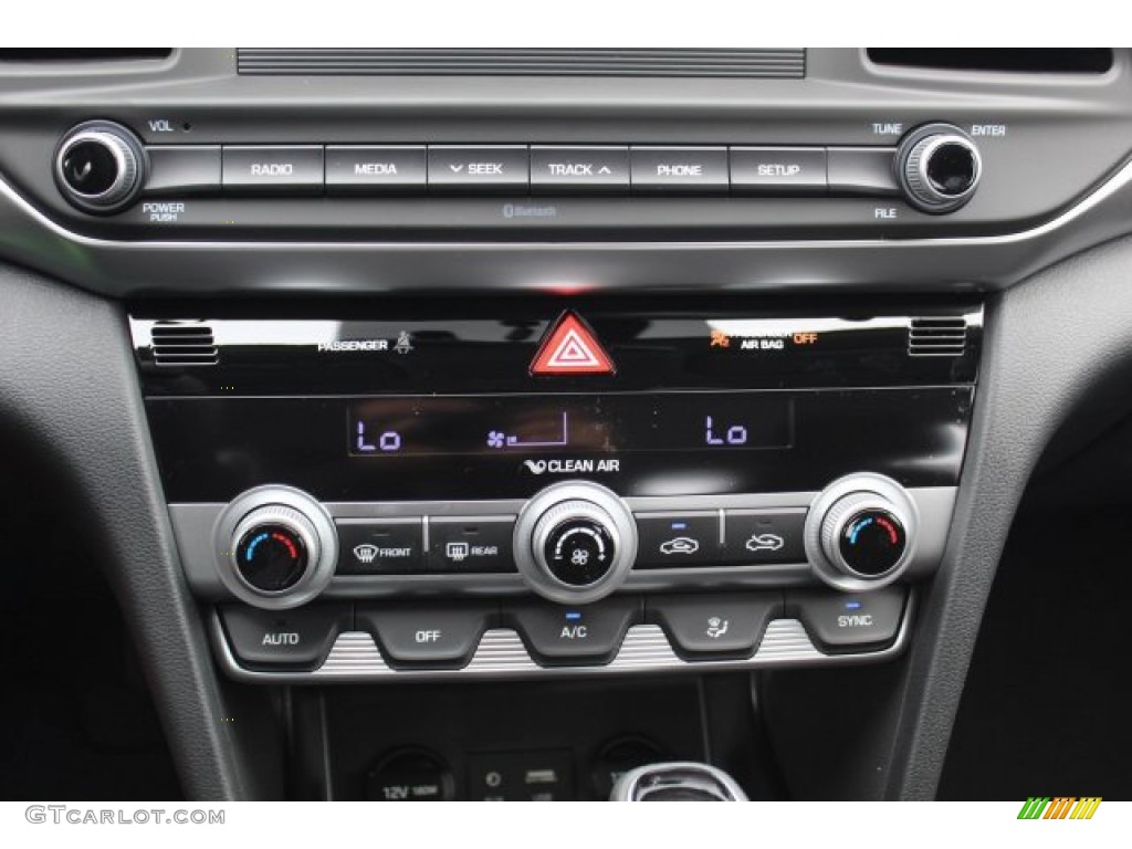2020 Elantra SE - Symphony Silver / Black photo #14