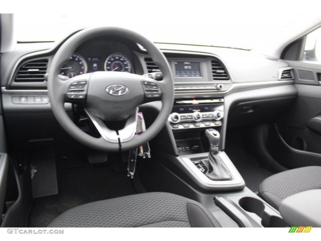 2020 Elantra SE - Symphony Silver / Black photo #18