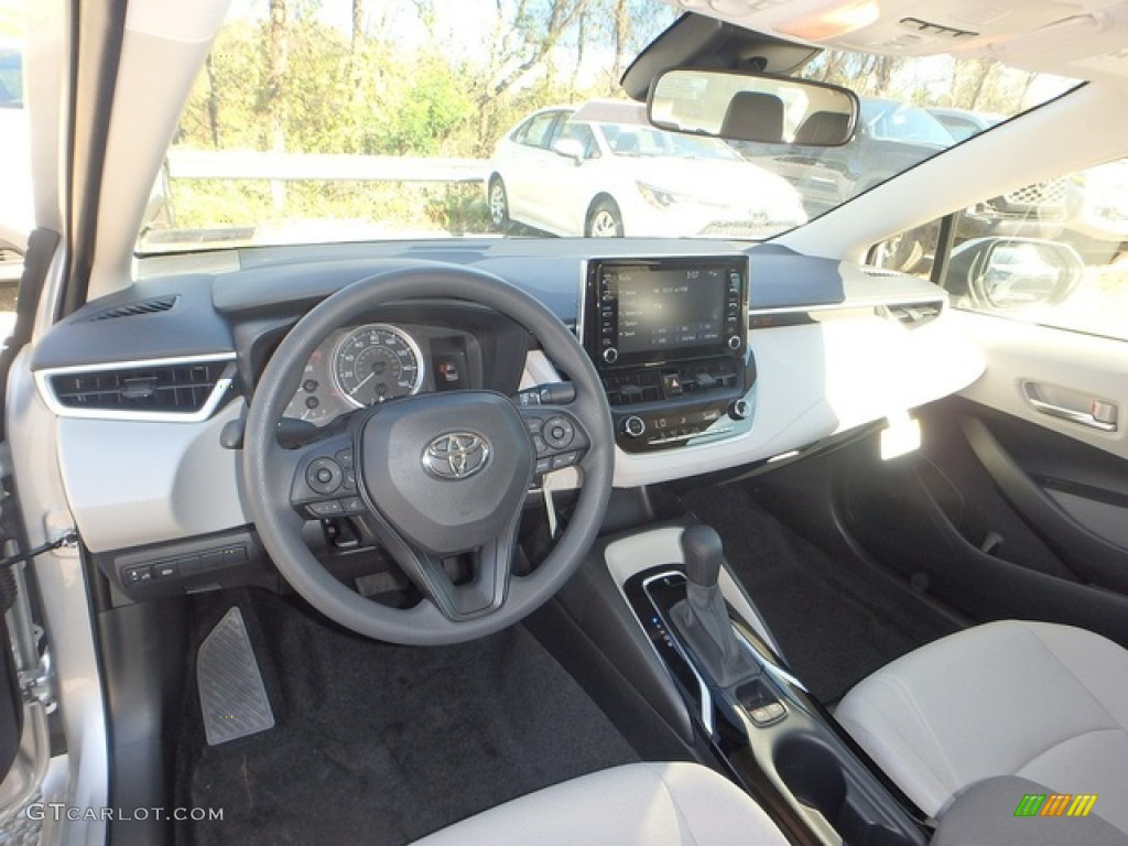 2020 Corolla LE - Classic Silver Metallic / Light Gray photo #13