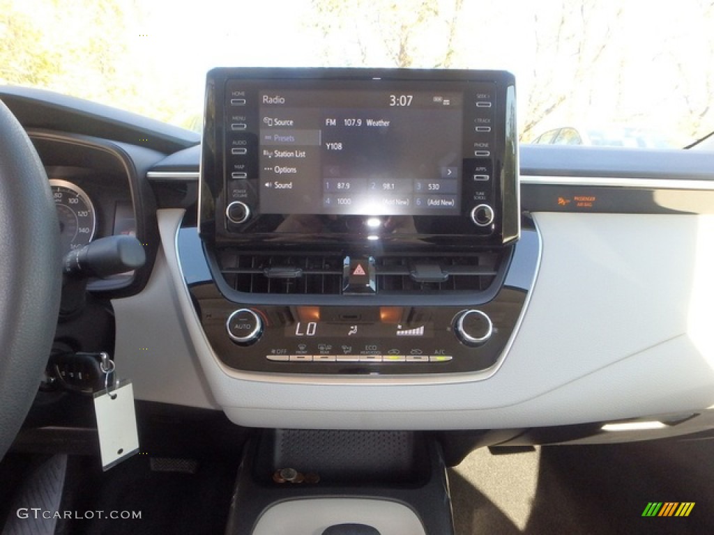 2020 Corolla LE - Classic Silver Metallic / Light Gray photo #17