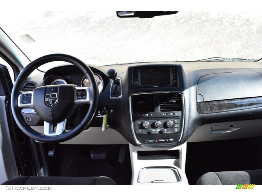 2012 Grand Caravan SXT - Brilliant Black Crystal Pearl / Black/Light Graystone photo #13