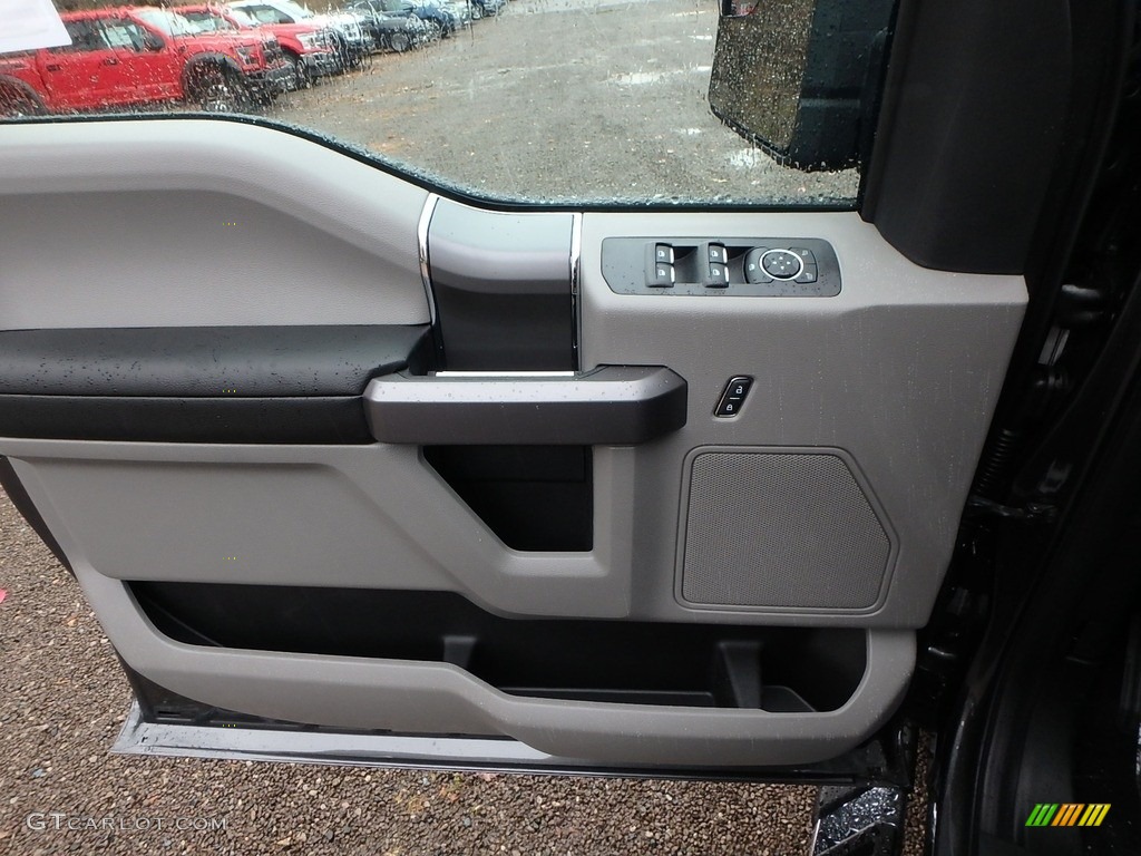 2020 Ford F150 XLT SuperCrew 4x4 Medium Earth Gray Door Panel Photo #135940081