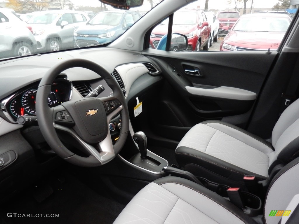2020 Chevrolet Trax LT Front Seat Photo #135943616