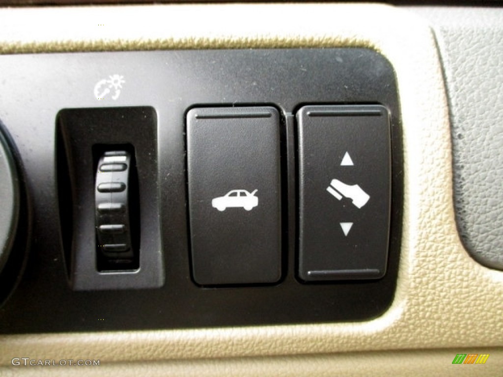 2005 Five Hundred Limited - Titanium Green Metallic / Pebble Beige photo #21