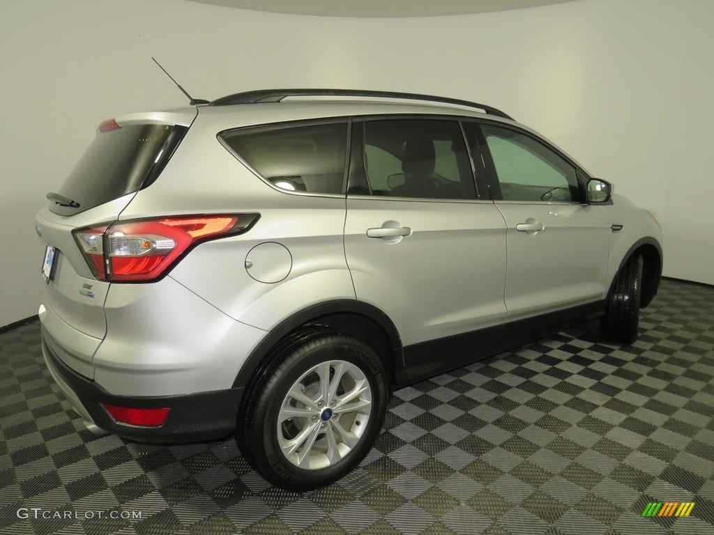 2018 Escape SE 4WD - Ingot Silver / Charcoal Black photo #15