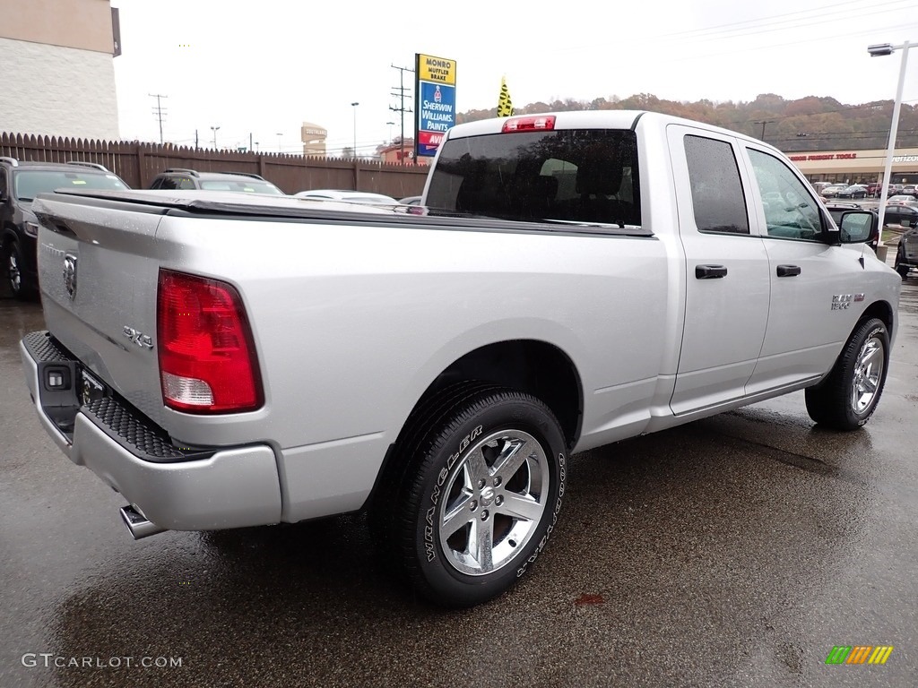 2018 1500 Express Quad Cab 4x4 - Bright Silver Metallic / Black/Diesel Gray photo #6