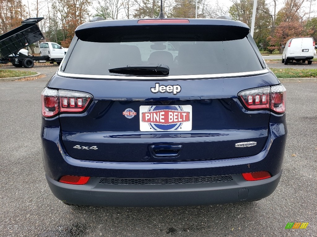 2020 Compass Latitude 4x4 - Jazz Blue Pearl / Ski Gray/Black photo #5