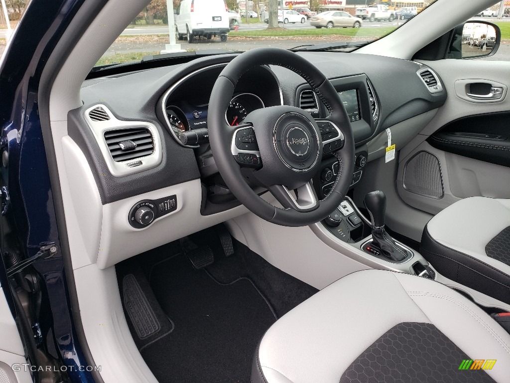 2020 Compass Latitude 4x4 - Jazz Blue Pearl / Ski Gray/Black photo #7