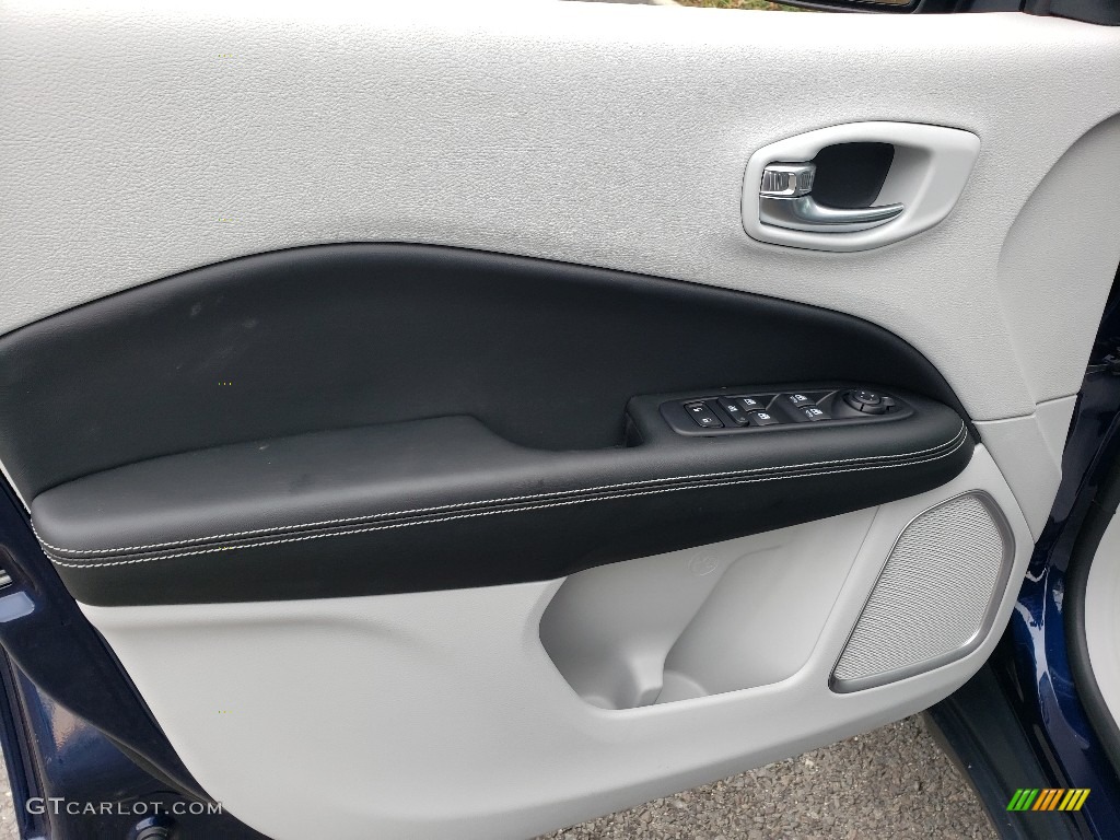 2020 Compass Latitude 4x4 - Jazz Blue Pearl / Ski Gray/Black photo #8