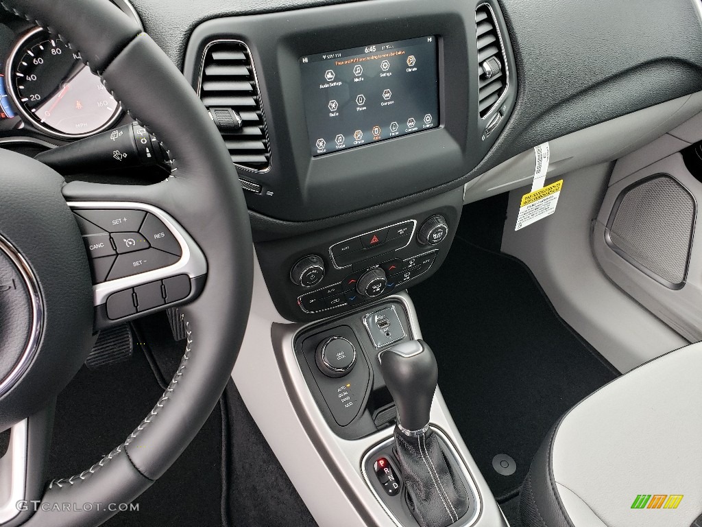 2020 Compass Latitude 4x4 - Jazz Blue Pearl / Ski Gray/Black photo #10